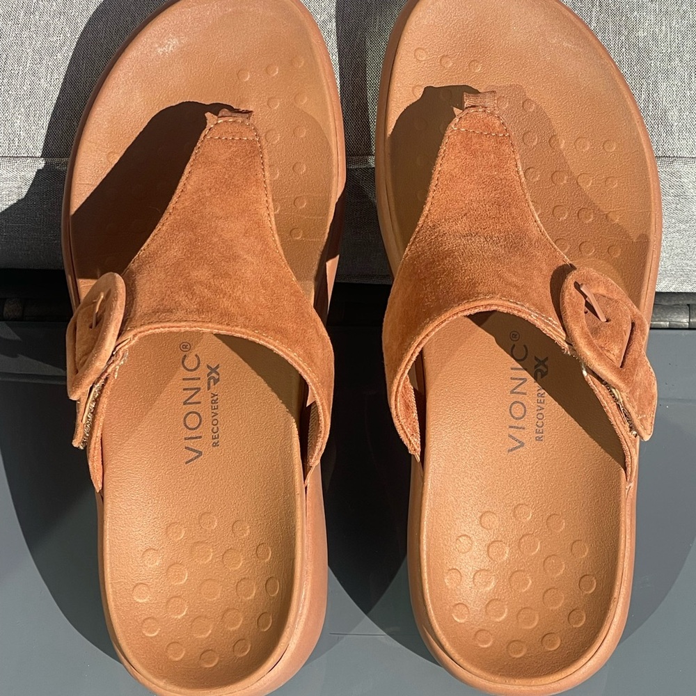 🤎🤍Vionic ActivateRx Women's Brown Suede Orthotic Thong Recovery size 8